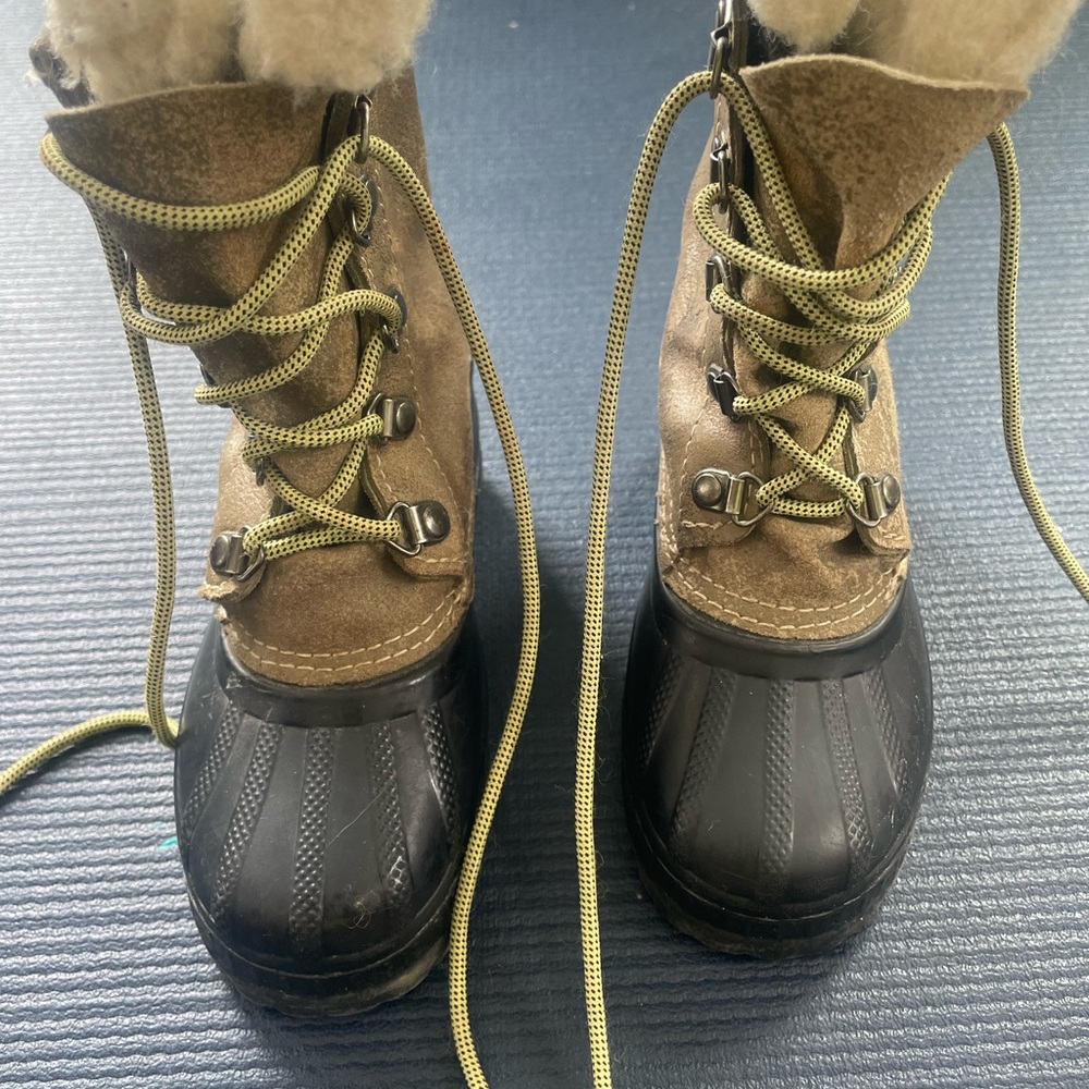L.L. Bean Kids Boots in Brown and Black